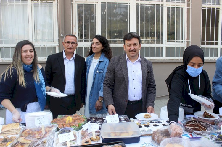 Nizip'te İhtiyaç Sahibi Öğrenciler İçin Kermes