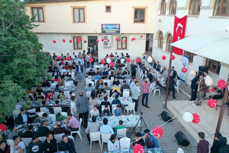 Selimiye Camii Gençlik Merkezinden İftar Yemeği