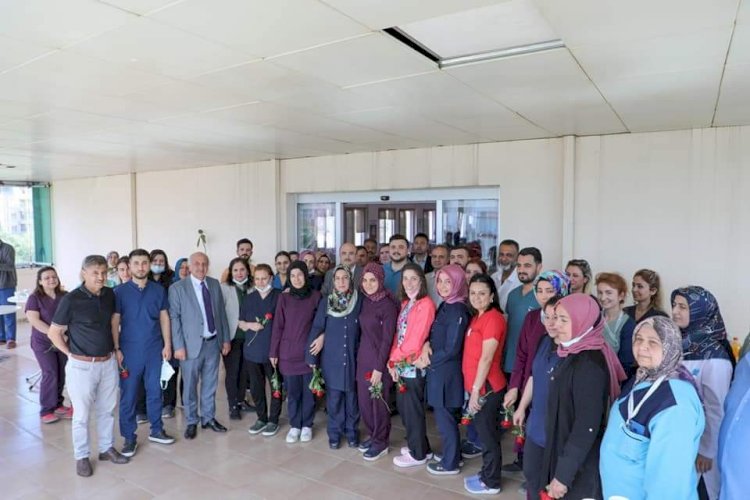 Belediye Başkanı Sarı’dan hemşirelere ziyaret