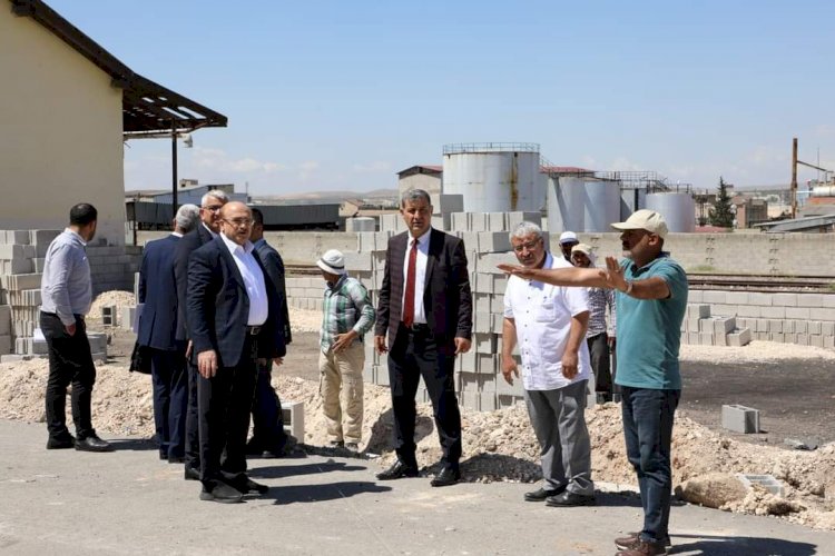 Belediye Başkanı Sarı, Gümrük Müdürlüğü inşaat alanını inceledi