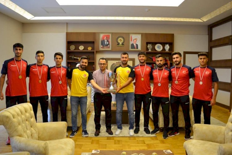 Sporcular'dan Kaymakam Çağlar'a Ziyaret