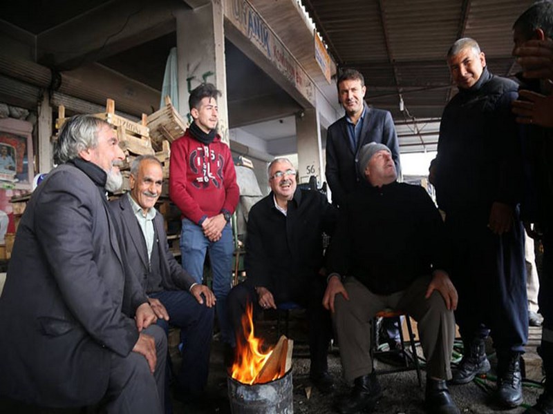 ŞAHİN VE AKDOĞAN IN ESNAF GEZİSİ SÜRÜYOR