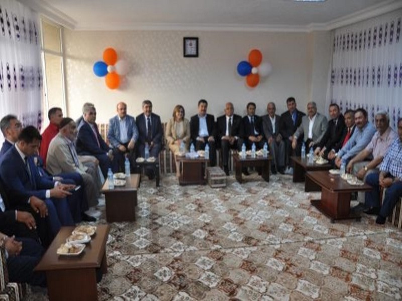 AK PARTİ HEYETİ MUHTARLAR DERNEĞİNİ ZİYARET ETTİ