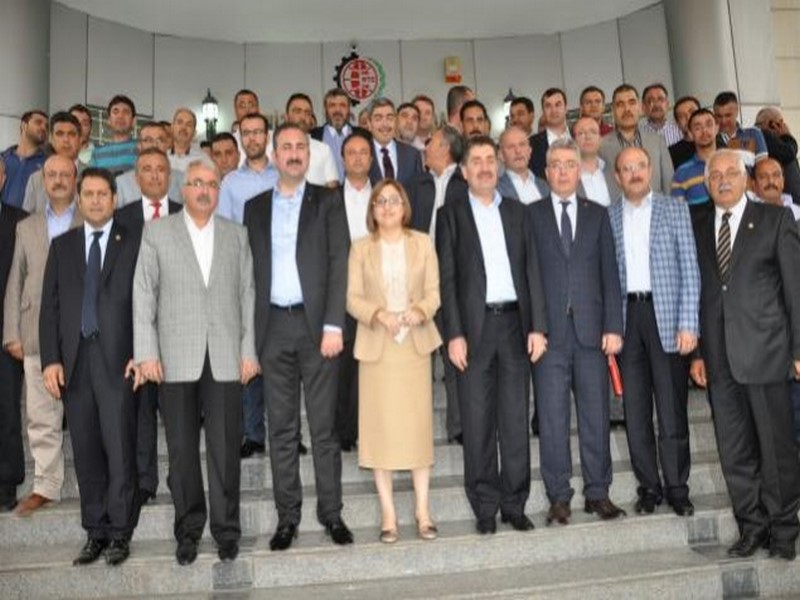 AK PARTİ HEYETİNDEN NİZİP TİCARET ODASINA ZİYARET