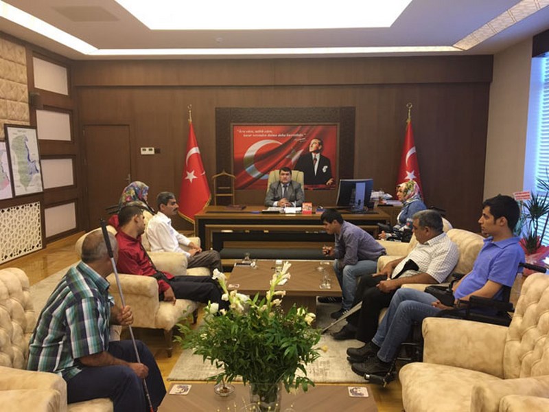 ENGELİLER DERNEĞİNDEN KAYMAKAM A ZİYARET