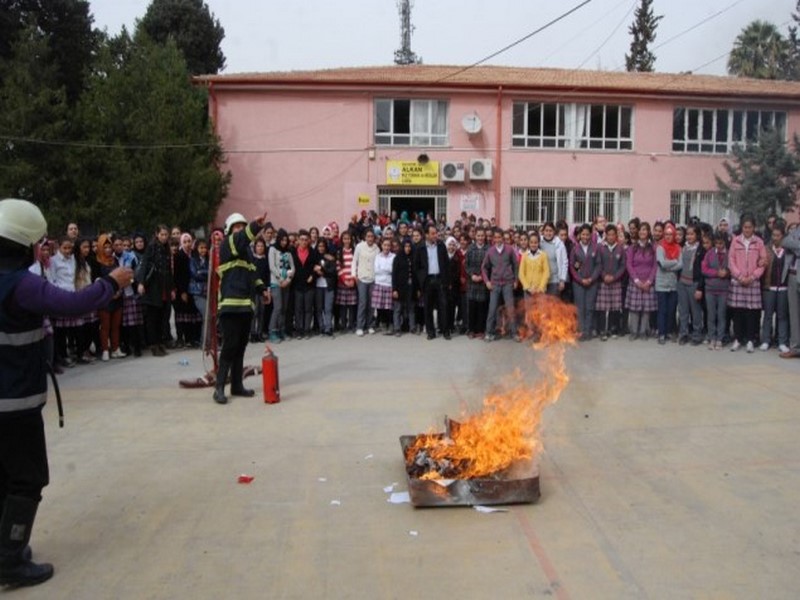 ALKAN KIZ MESLEK LİSESİNDE YANGIN TATBİKATI 