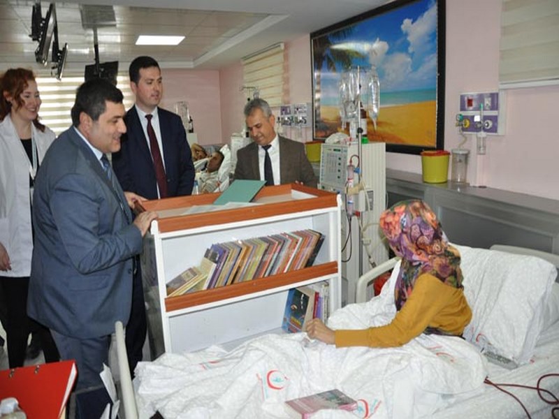 HASTALAR İÇİN SEYYAR KÜTÜPHANE