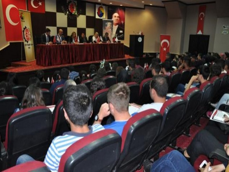 KARİYER VE İŞ GELİŞİMİ KONULU KONFERANS