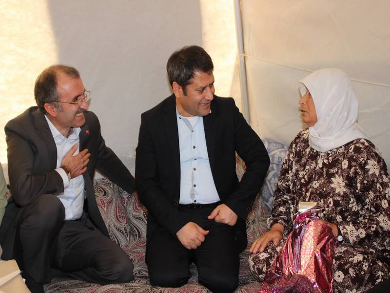 Bakan Yardımcıları Konteyner Kenti Ziyaret Etti