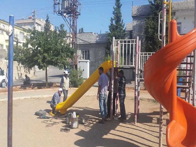 Nizip Belediyesi Park Bahçe Ekipleri Bakım ve Onarım Çalışmalarına Hız Verdi