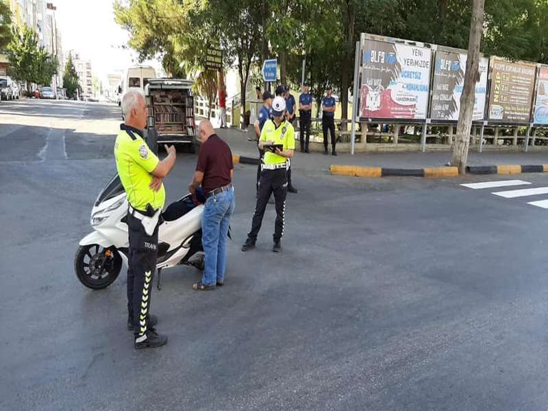 Nizip te polisten motosiklet denetimi