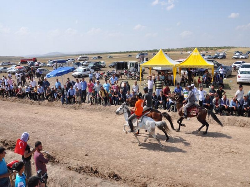 RAHVAN AT YARIŞLARI NIN İKİNCİ AYAĞI YAPILDI