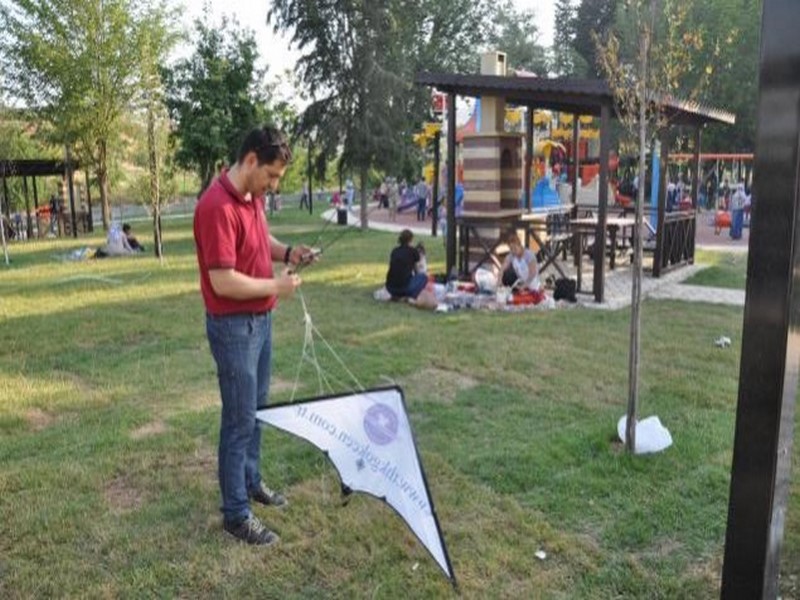 NİZİPLİLER UÇURTMA ŞENLİĞİNDE