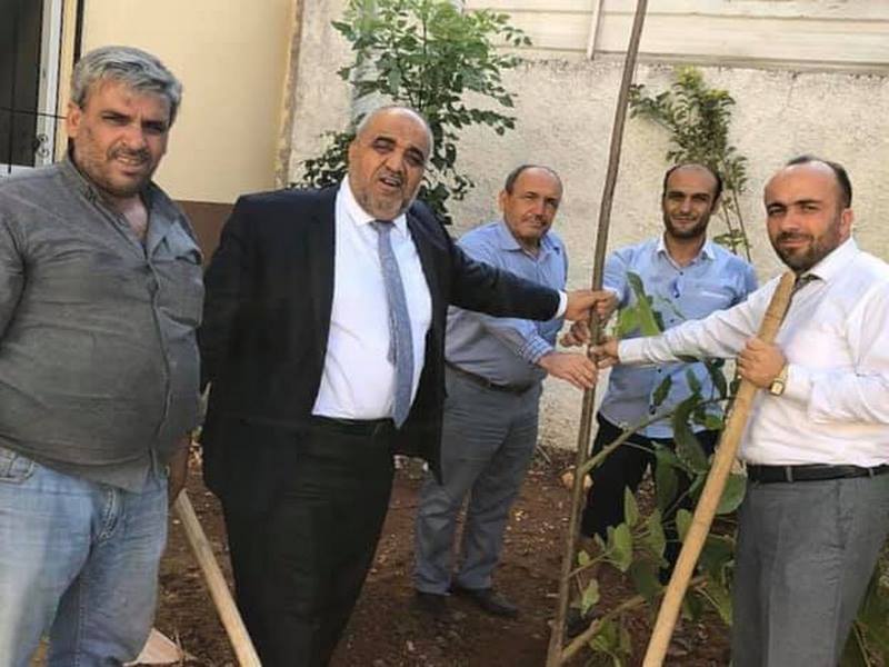 Nizip de sanayi camii bahçesine fidan dikildi