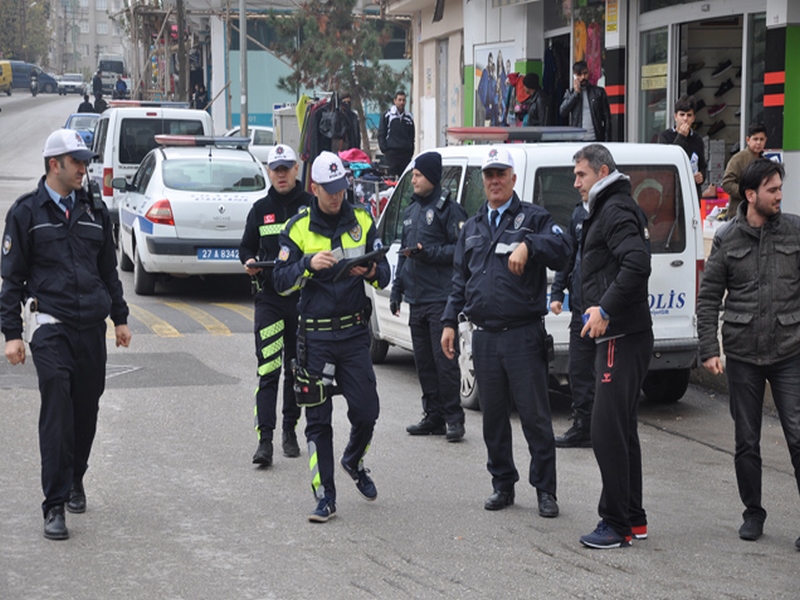 TRAFİK EKİPLERİNDEN DENETİM