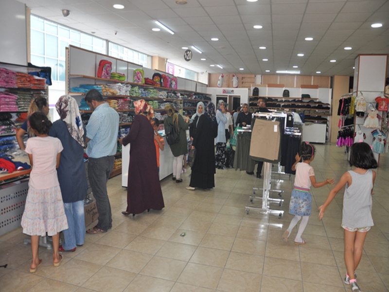 MAĞAZALARDA OKUL ALIŞVERİŞİ TELAŞI