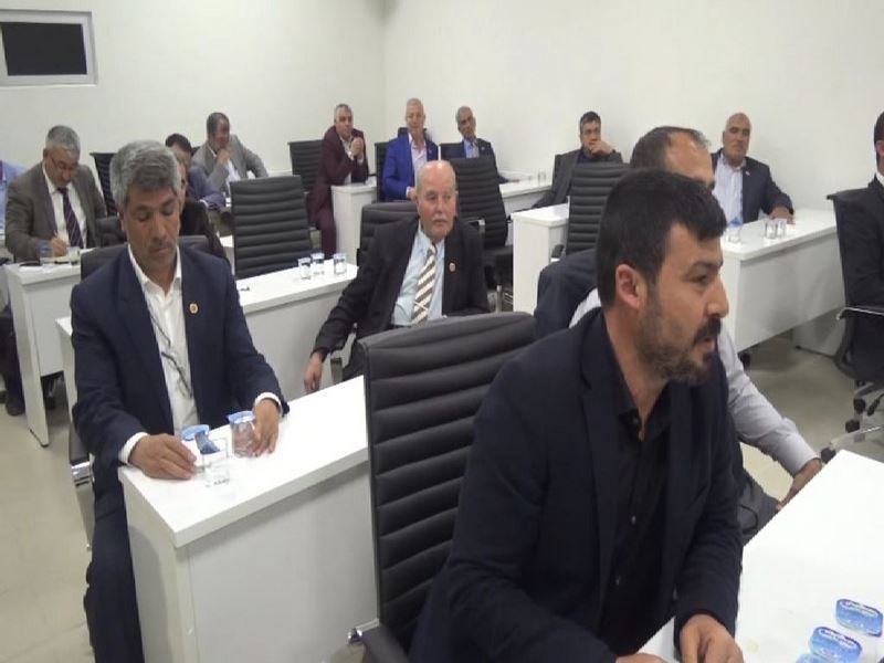 BAŞKAN AKDOĞAN MAHALLE MUHTARLARI İLE TOPLANTI YAPTI
