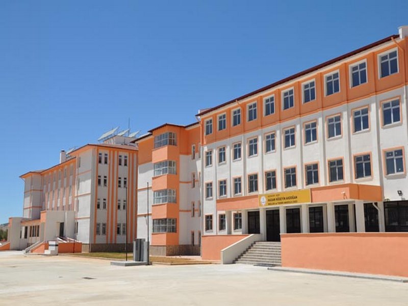 AKDOĞAN AİLESİNDEN EĞİTİME BİR KATKI DAHA 