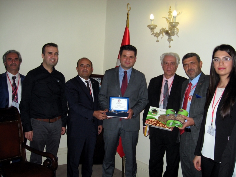 NIZIP TICARET ODASI HEYETİ LONDRA TİCARET MÜŞAVİRLİĞİNDE