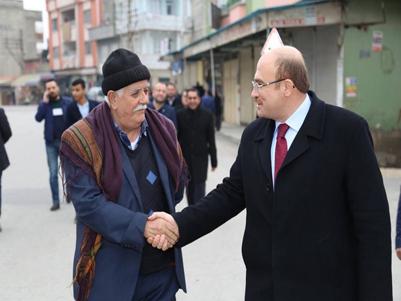 MEHMET SARI SEBZE HALİ ESNAFINI ZİYARET ETTİ