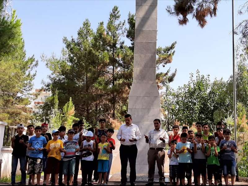 KURAN KURSU ÖĞRENCİLERİNDEN ŞEHİTLERİMİZE ZİYARET
