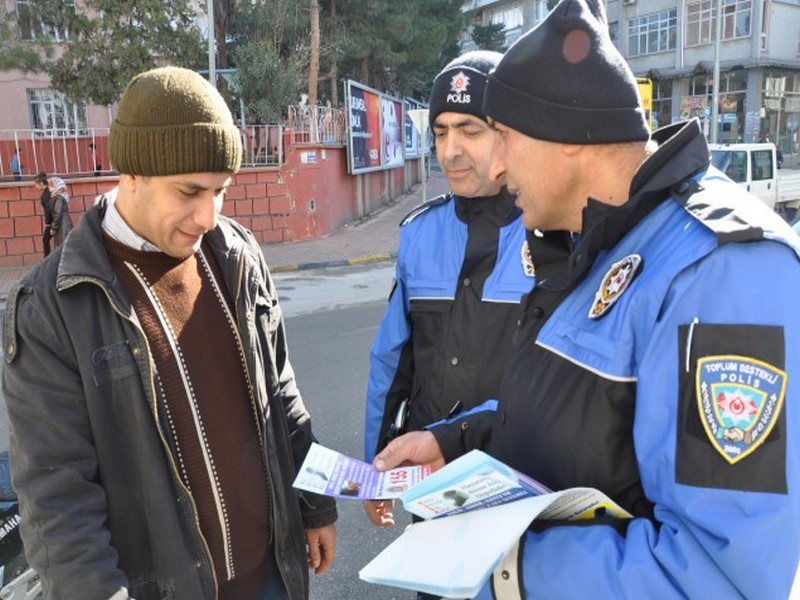 POLİSTEN MOTOSİKLET KULLANICILARINA UYARI