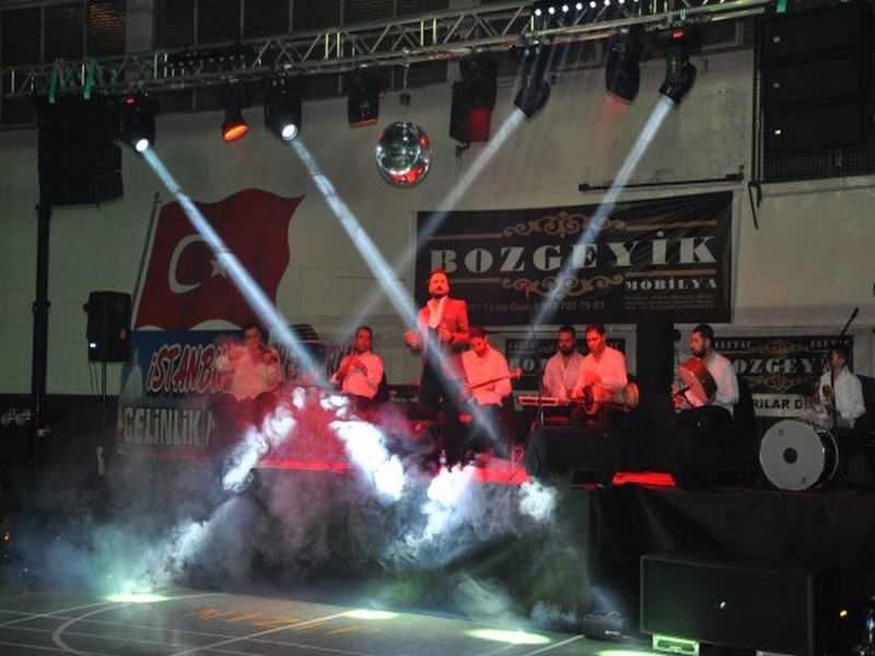 NİZİPTE KONSER