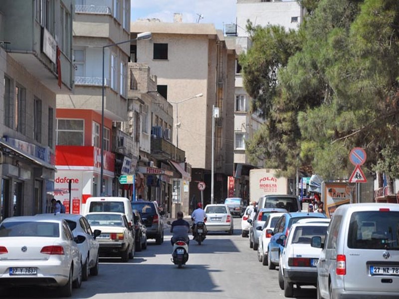 PTT CADDESİNDEKİ PARK SORUNU ÇİLEDEN ÇIKARIYOR