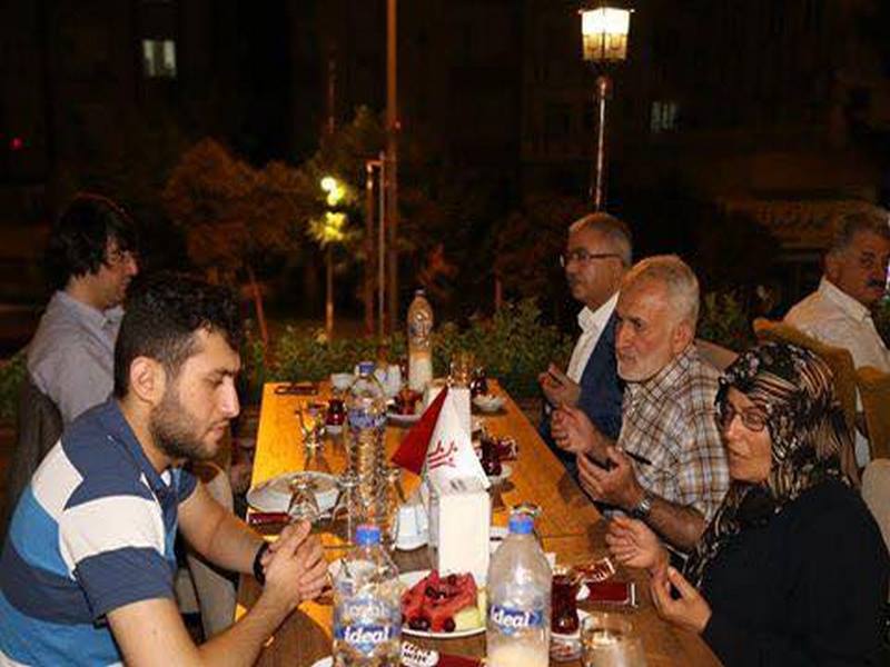 GAZİ VE ŞEHİT YAKINLARI ONBEŞ TEMMUZ YEMEĞİNDE BULUŞTU