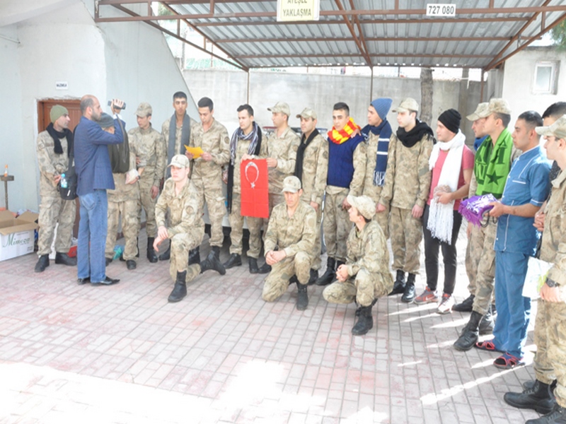ÖĞRENCİLERDEN ASKERLERE DESTEK