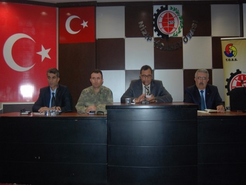 KAYMAKAM SARIFAKIOĞULLARI MUHTARLARLA BİR ARAYA GELDİ
