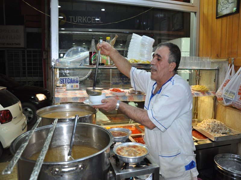 LEZZET LOKANTASI NDA KELLE PAÇA SERVİSİ