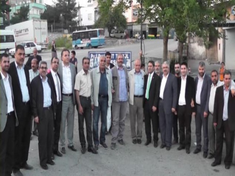 MİLLETVEKİLİ ŞAHİN GÜLLERLE KARŞILANDI