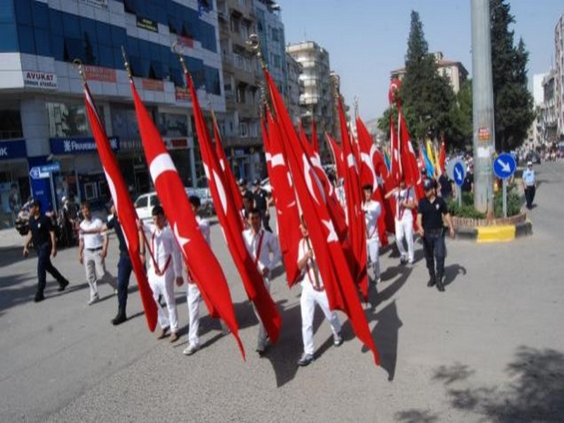 19 MAYIS COŞKUYLA KUTLANDI