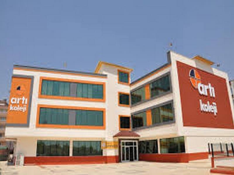 ÖZEL ARTI KOLEJİNDE BİRLİK YEMEĞİ