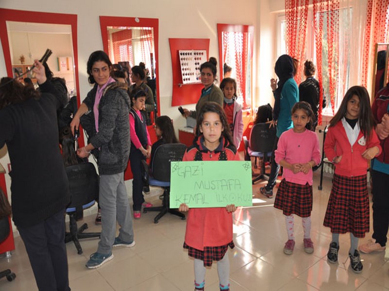 İLKOKUL ÖĞRENCİLERİNE ÜCRETSİZ SAÇ BAKIMI
