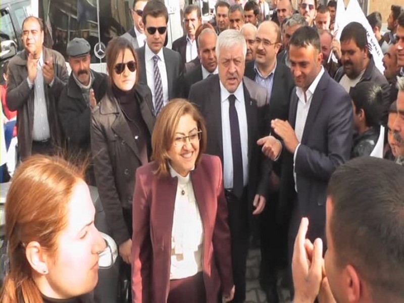 ŞAHİN VE SARI KARKAMIŞTA