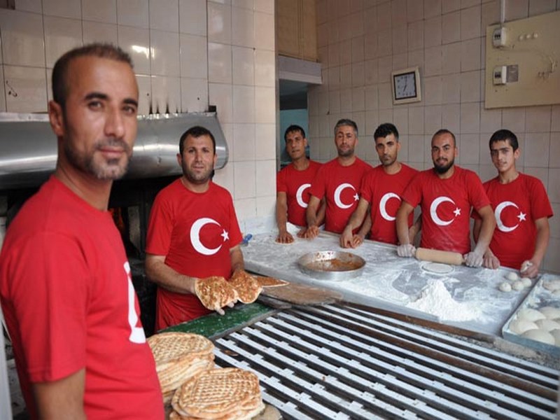 Fırın Çalışanlarından Darbe Girişimine Tepki