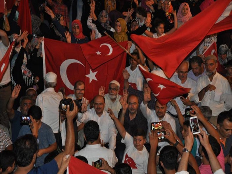 NTB Yönetimi Demokrasi Nöbetinde