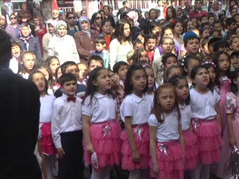 CUMHURİYET İLKOKULUNDA 23 NİSAN KUTLAMALARI