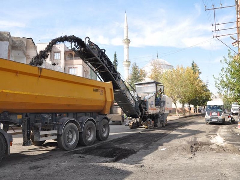 NİZİPTE ASFALTLANMAYAN BÖLGE KALMAYACAK