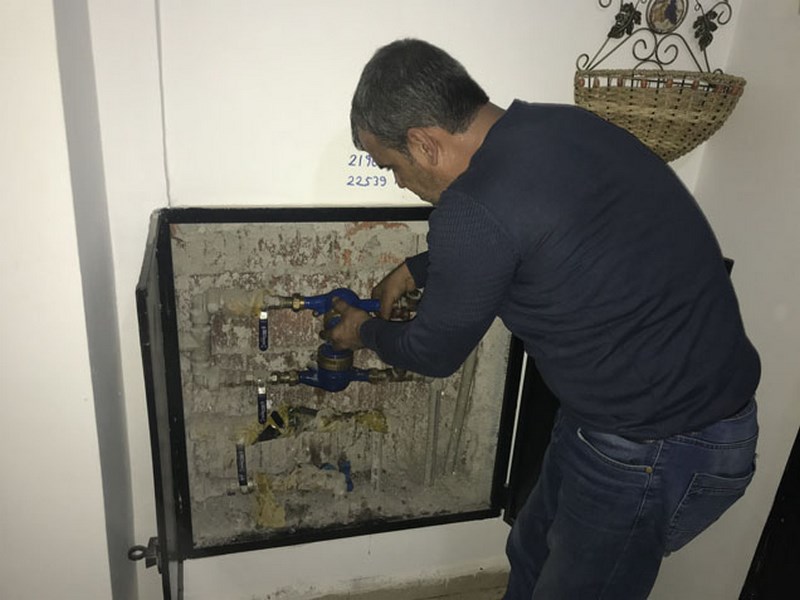 GASKİ KULLANIM SÜRESİNİ DOLDURMUŞ ON YILLIK SAYAÇLARI DEĞİŞİYOR