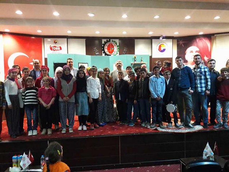 GEVENCE ORTAOKULU NDAN TİYATRO GECESİ