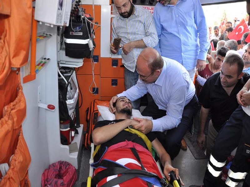 Darbe Olaylarında Yaralanan Gence Görkemli Karşılama