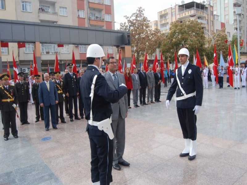 NİZİPTE CUMHURİYET BAYRAMI KUTLAMALARI