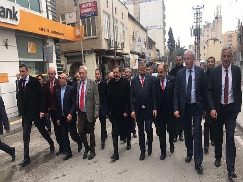 BAŞKAN HİSARCIKLIOĞLU VE BERABERİNDEKİ HEYET KİLİS E ZİYARETTE BULUNDU