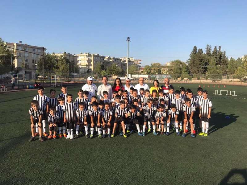 Başkan Sarı geleceğin futbolcularıyla buluştu