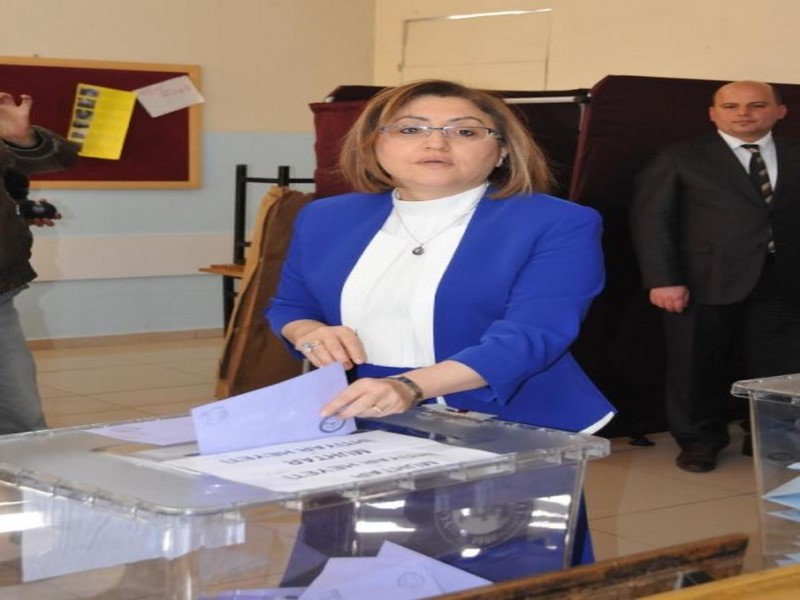 GAZİANTEPTE BAŞKAN ADAYLARI OY KULLANDI
