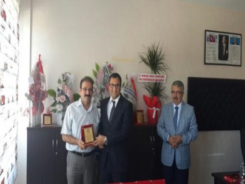 FEN LİSESİNDE PLAKET TÖRENİ